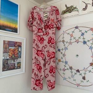 🌷 NWT eyeshadow pink floral tie front romper 🌷